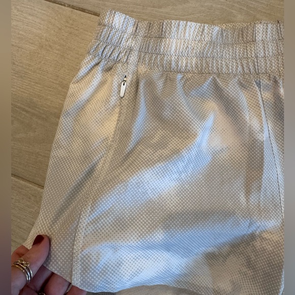 Athleta Printed Hustle 3" Shorts, XS, in Gray and White tie dye - Picture 3 of 11